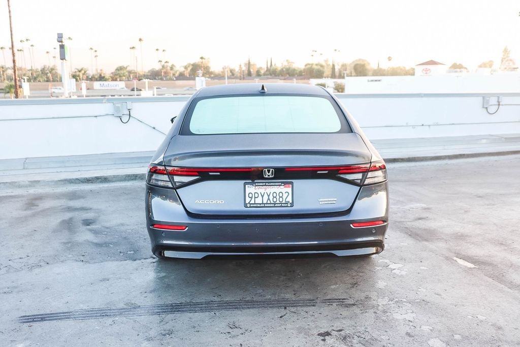 Used 2025 Meteorite Gray Metallic Honda Touring image 8