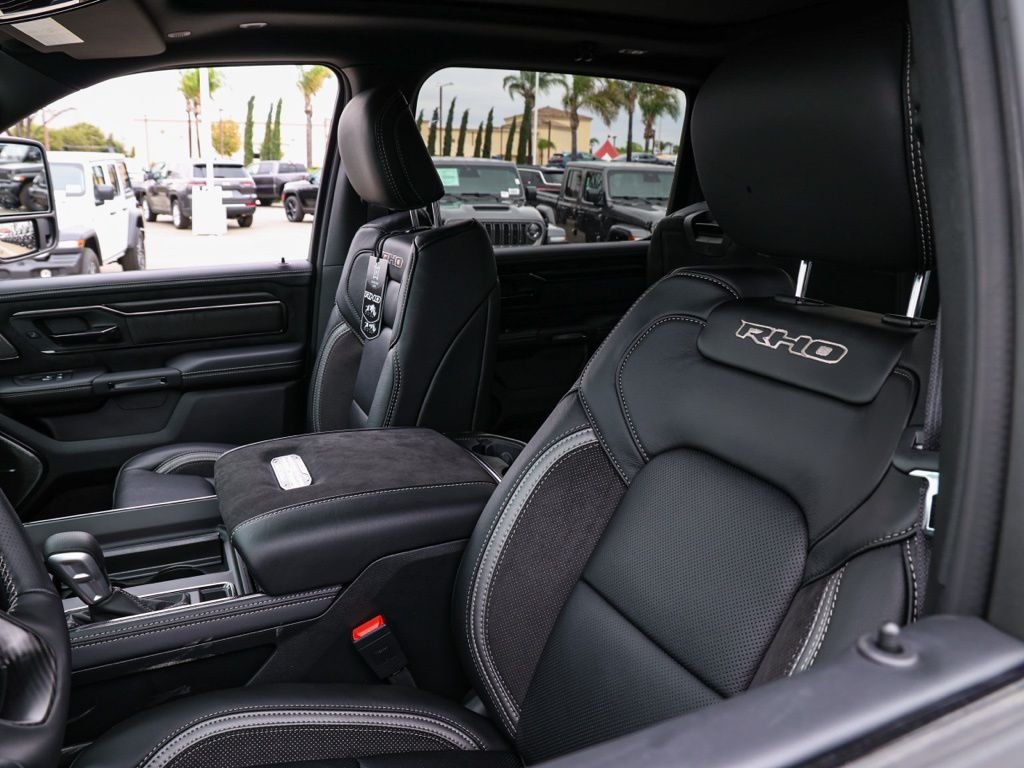 New 2026 Diamond Black Crystal Pearl-Coat Exterior Paint RAM RHO image 14