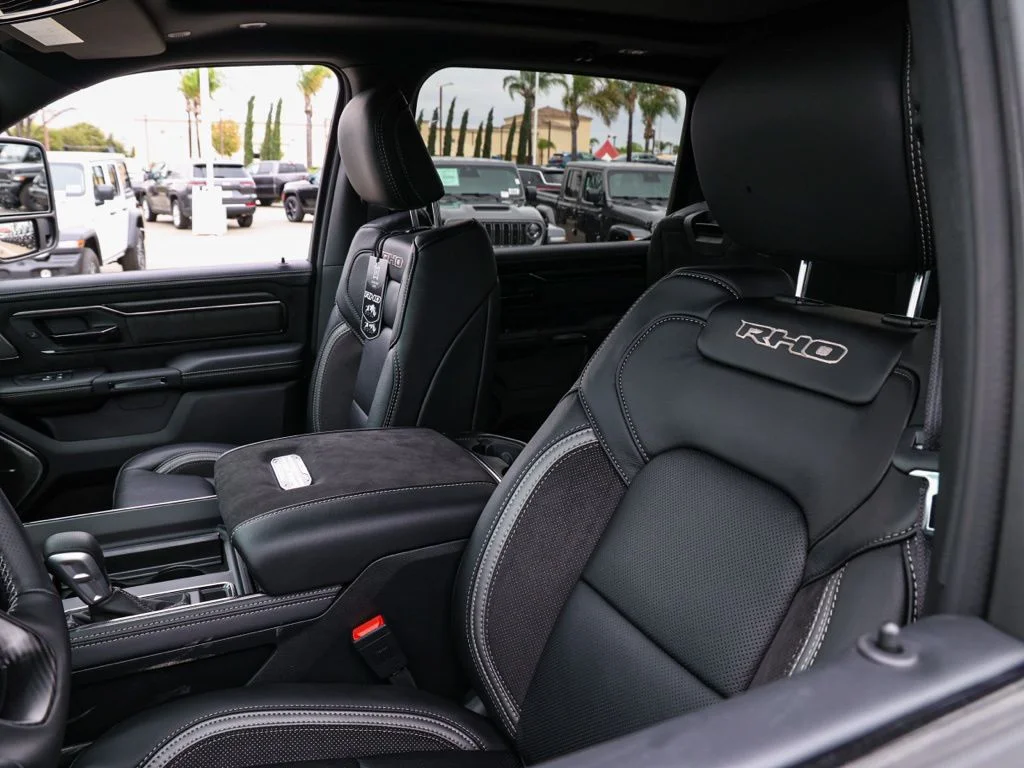 New 2026 Diamond Black Crystal Pearl-Coat Exterior Paint RAM RHO image 14