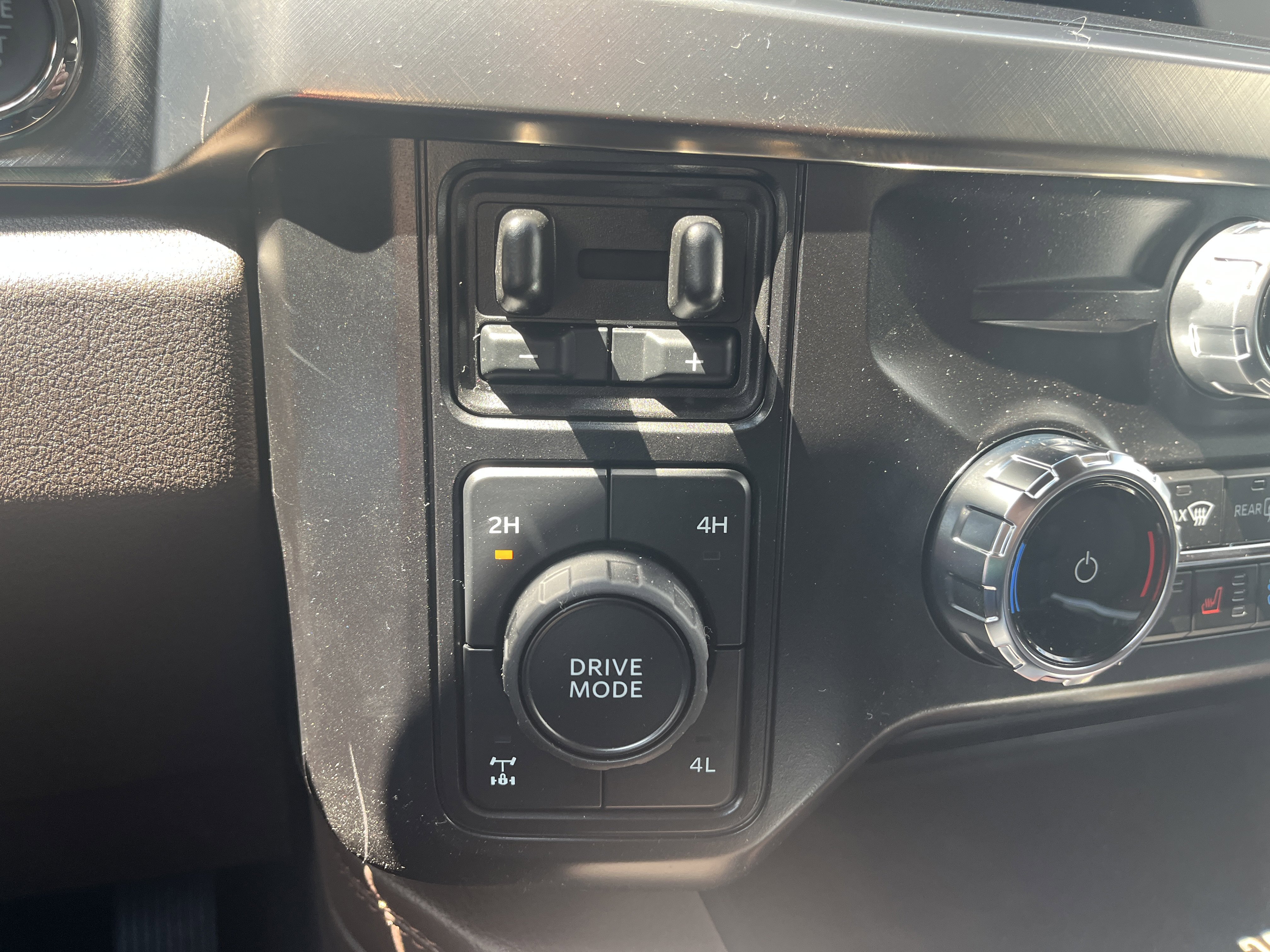 New 2026 Star White Metallic Tri-Coat Ford F-250® King Ranch® image 28