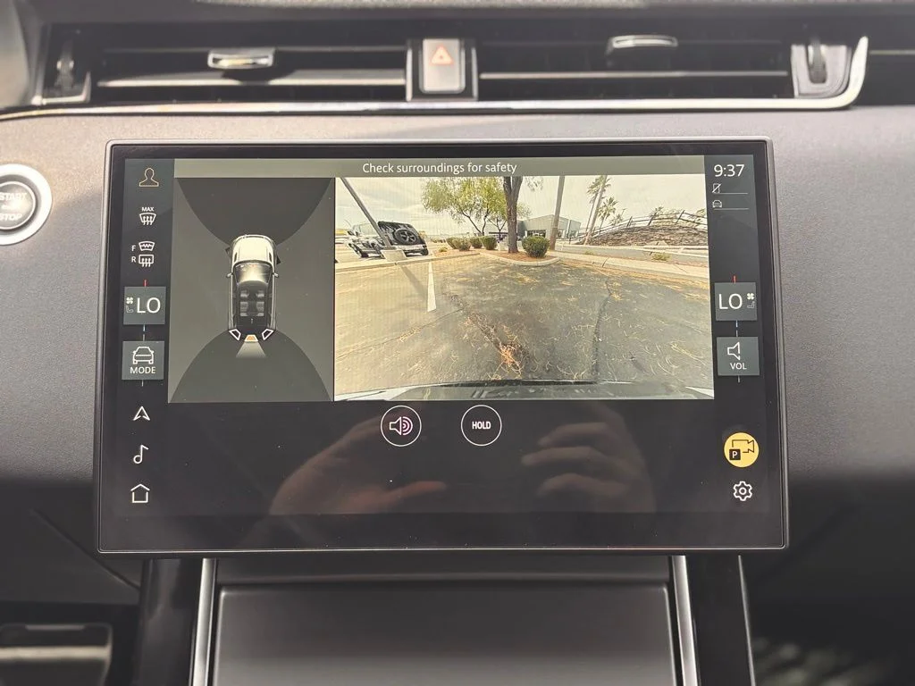 Certified Used 2024  Land Rover Dynamic image 12