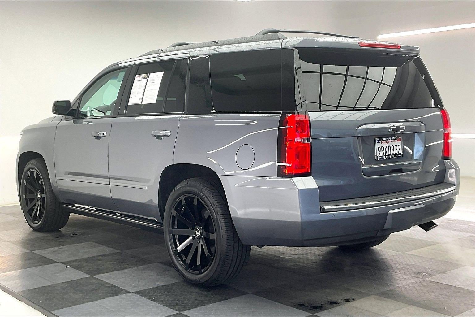 2019 Chevrolet Tahoe Premier photo 3