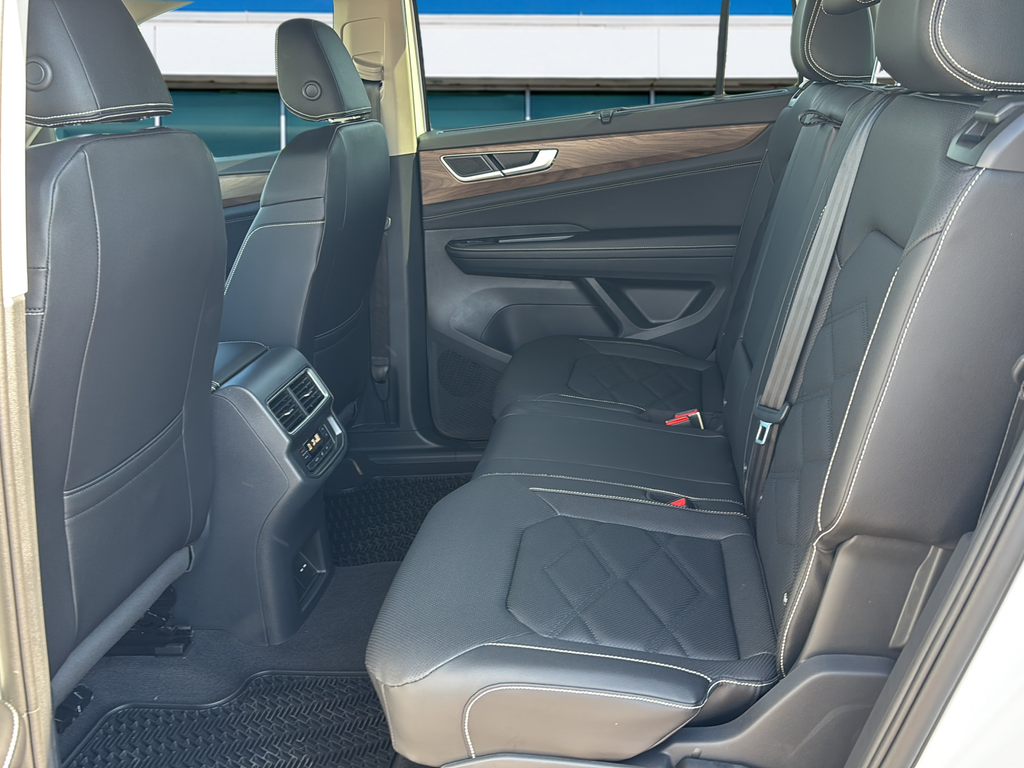 2026 Volkswagen Atlas SE w/Tech - Photo 16