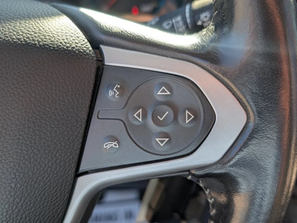 Used 2019 SATIN STEEL METALLIC Chevrolet 2WD LT image 19