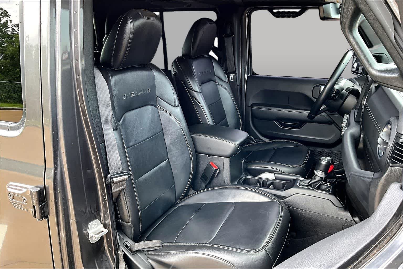 Used 2021 Granite Crystal Metallic Clearcoat Jeep Overland image 9