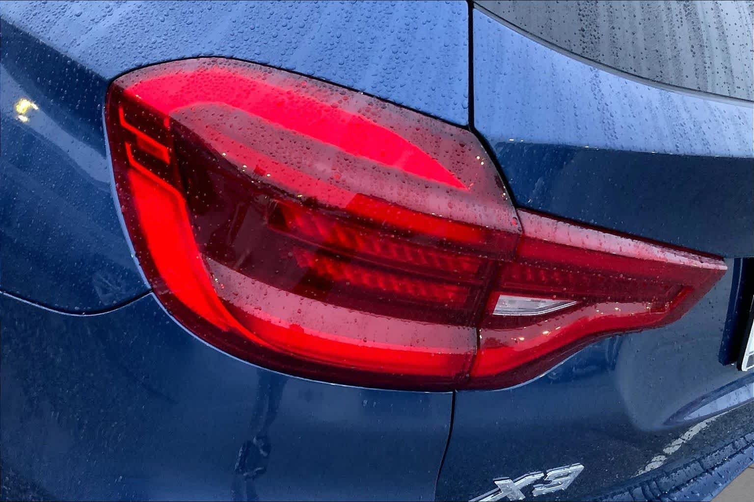 Used 2020 Phytonic Blue Metallic BMW sDrive30i image 27