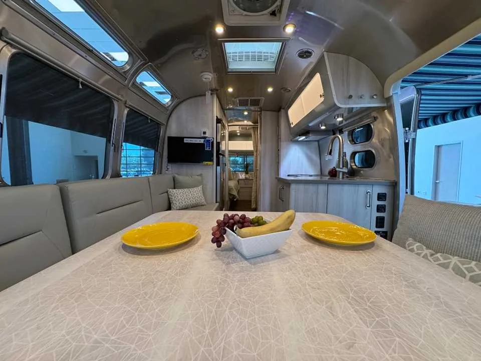 New 2027 SILVER AIRSTREAM  image 14
