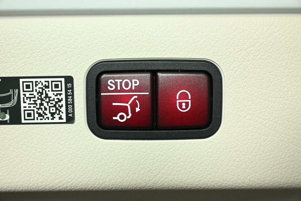 Certified Used 2023 White Mercedes-Benz 450 image 30
