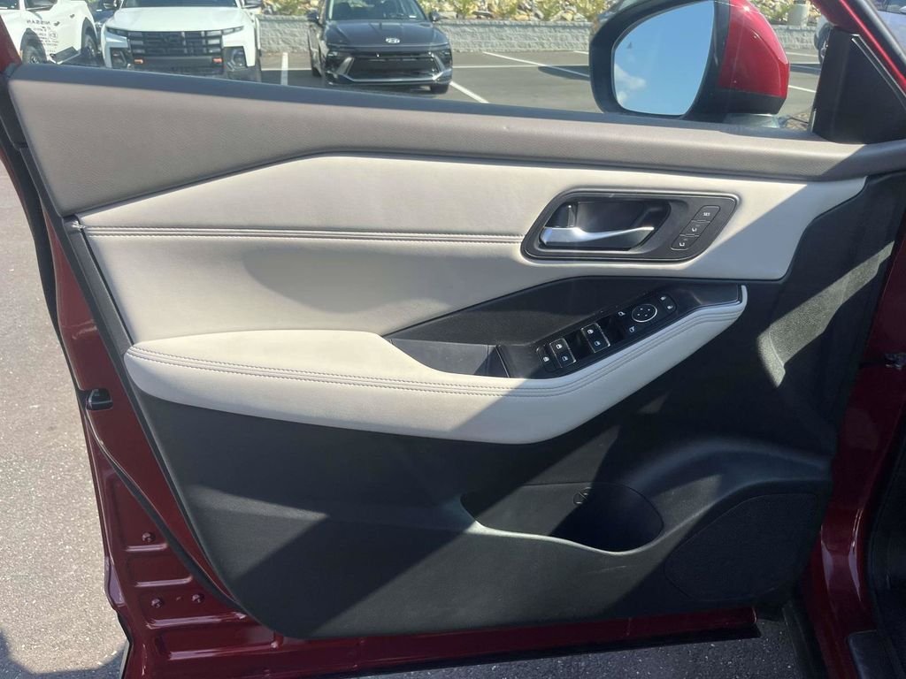 Used 2023 Red Nissan SL image 14