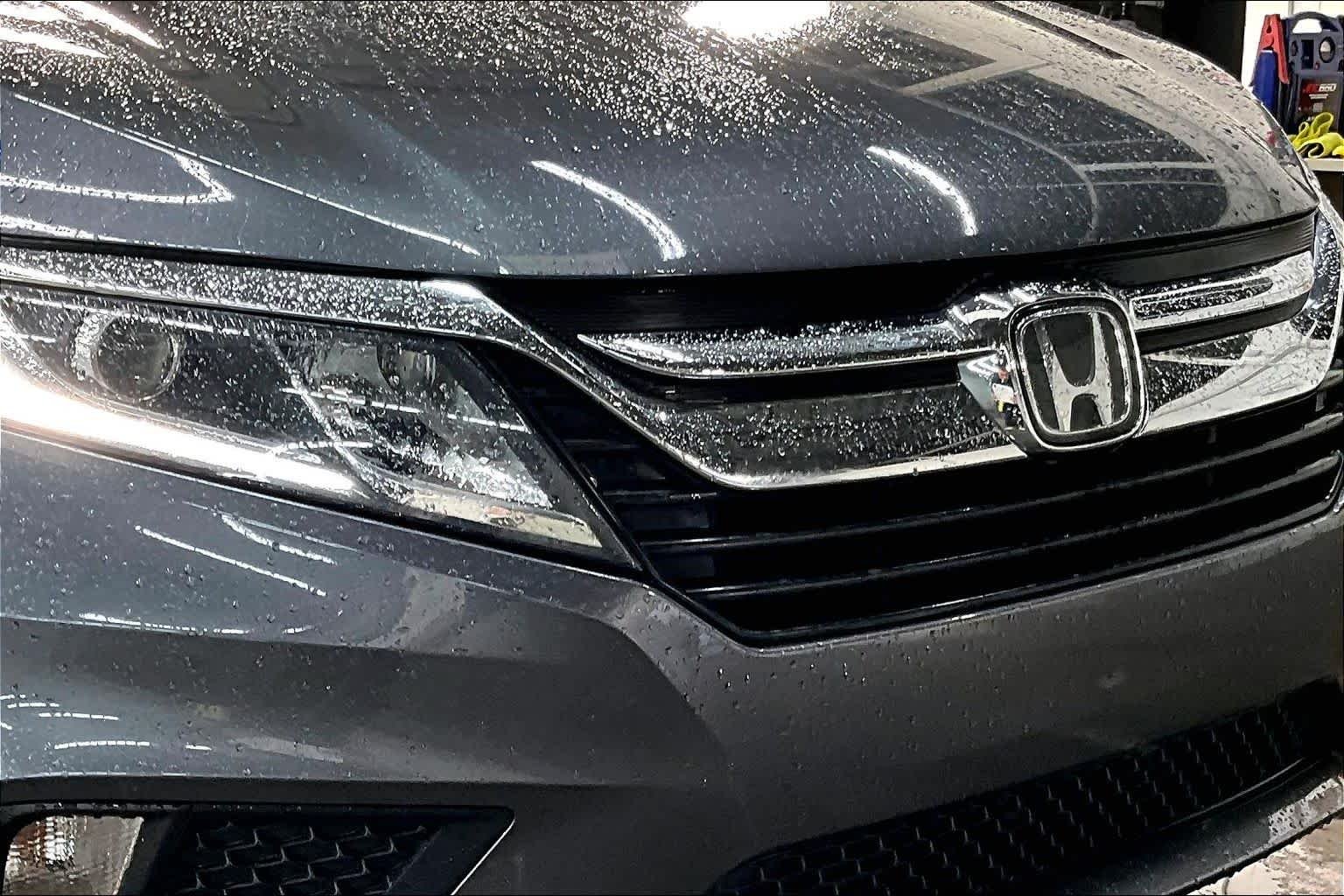 Used 2018 Modern Steel Metallic Honda EX-L image 29
