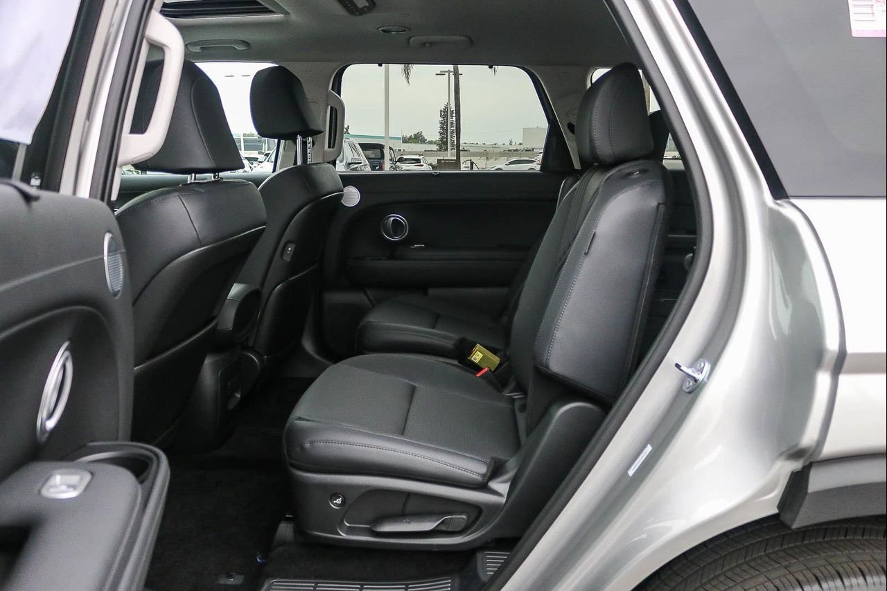 New 2026 Silver Hyundai SEL Premium image 47