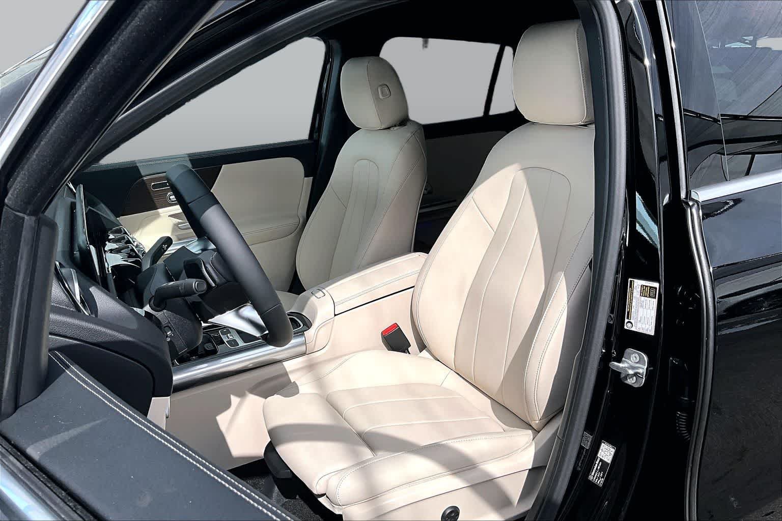 New 2026 Night Black Mercedes-Benz GLA 250 image 17