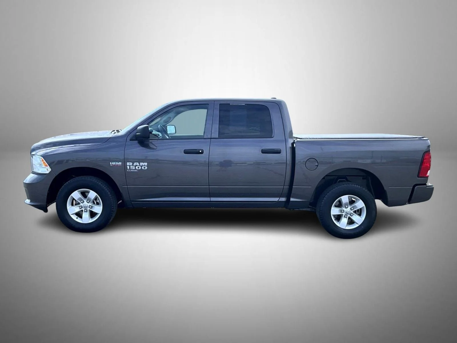 Certified Used 2019 Gray Ram Express image 8