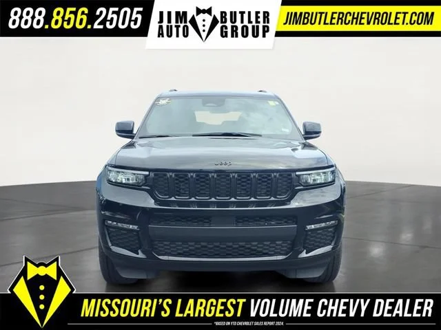 Used 2025  Jeep Limited image 29
