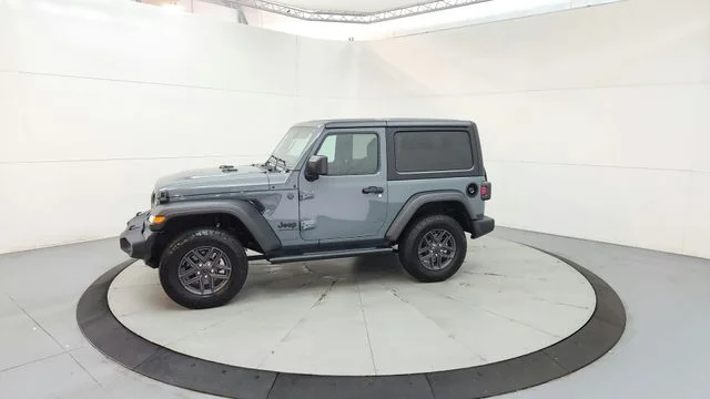 Used 2025 Gray Jeep Sport S image 4