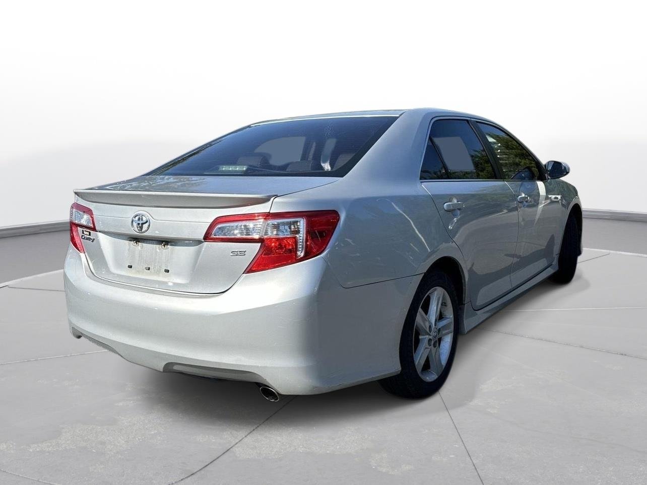 Used 2012 Classic Silver Metallic Toyota SE image 6