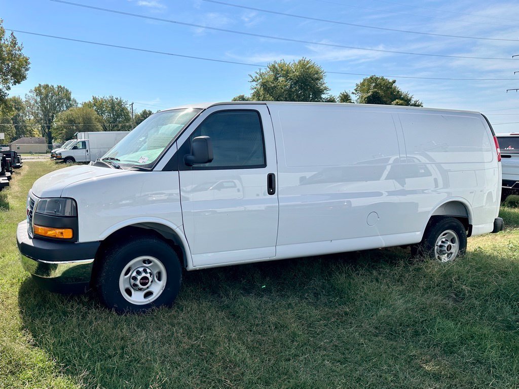 2026 GMC Savana Cargo Work Van - Photo 8