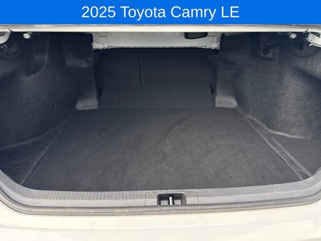 2025 Toyota Camry LE - Photo 22