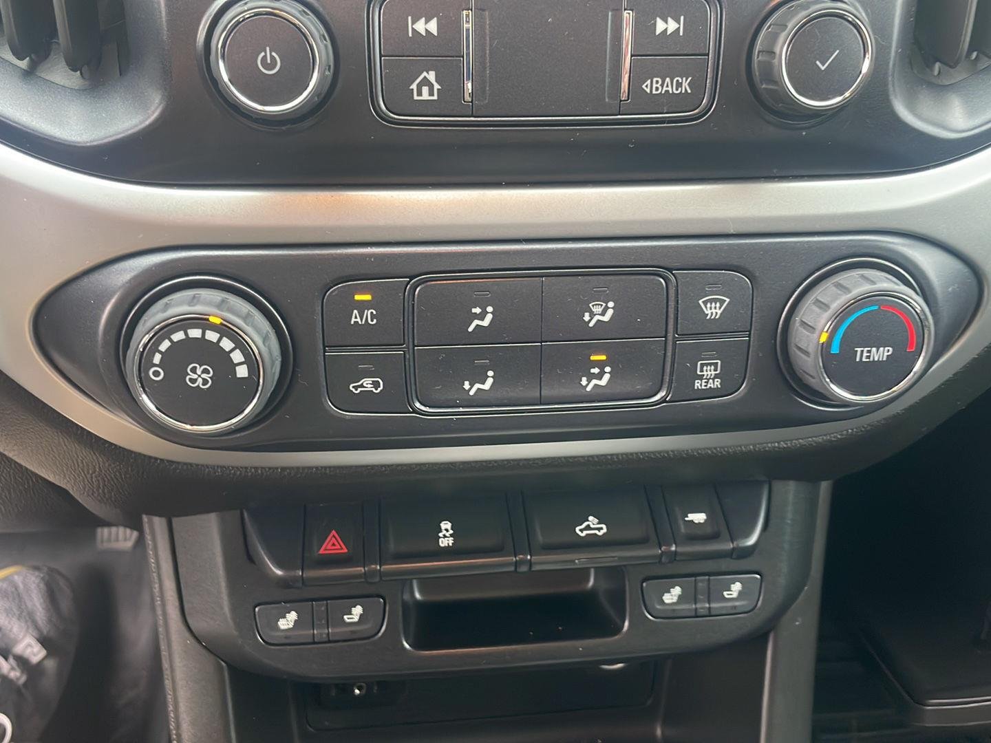 Used 2019 Kinetic Blue Metallic Chevrolet 4WD LT image 5