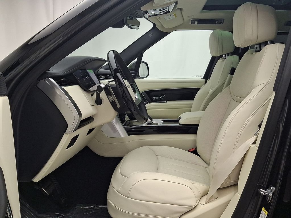 New 2026 Carpathian Grey Land Rover SE image 11