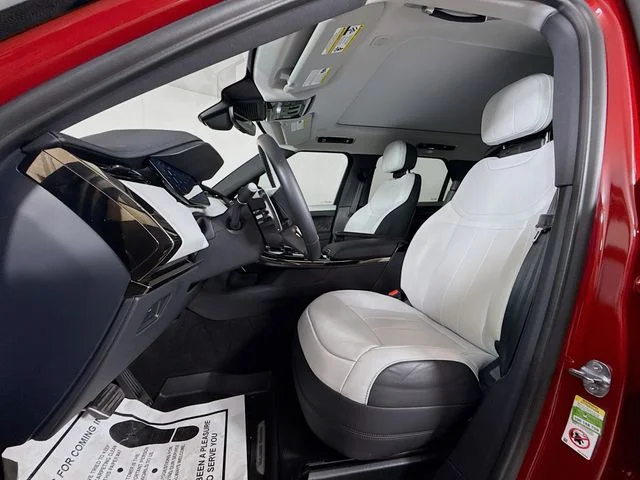 Used 2023 Red Land Rover SE Dynamic image 11