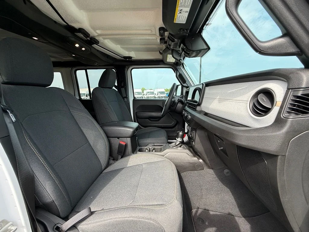Used 2025 Red Jeep Sahara image 29