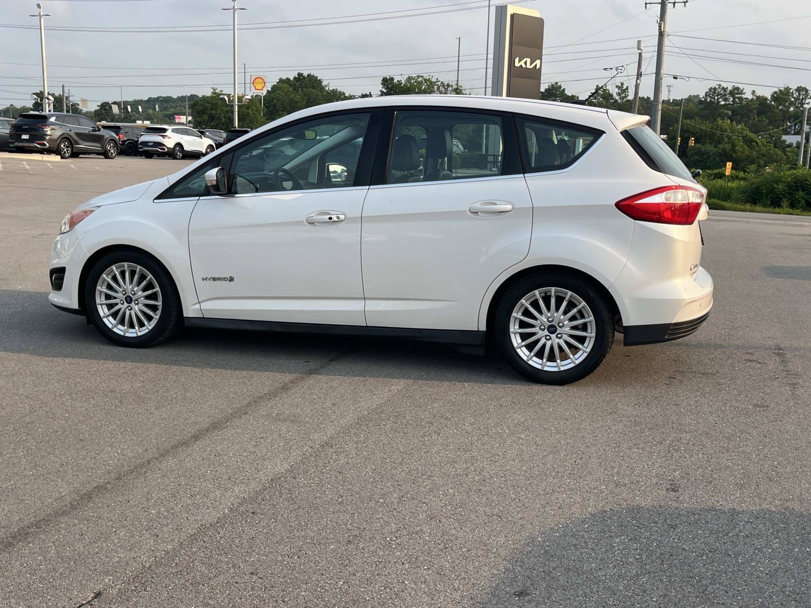 Used 2016 White Platinum Metallic Tri-Coat Ford SEL image 6