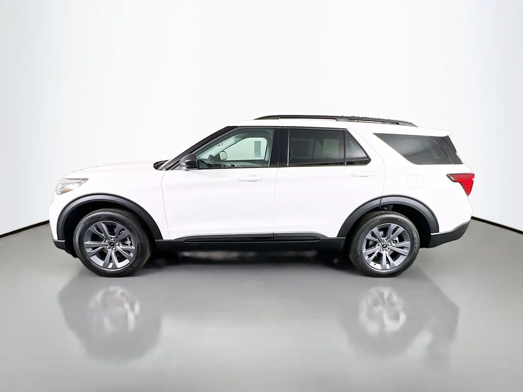 New 2026 Star White Metallic Tri-Coat Ford Active image 6