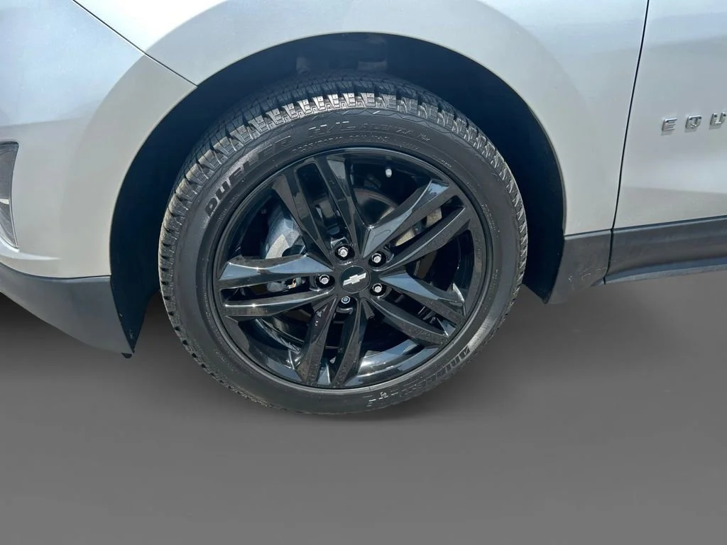 Used 2021 SILVER ICE METALLIC Chevrolet LT image 15