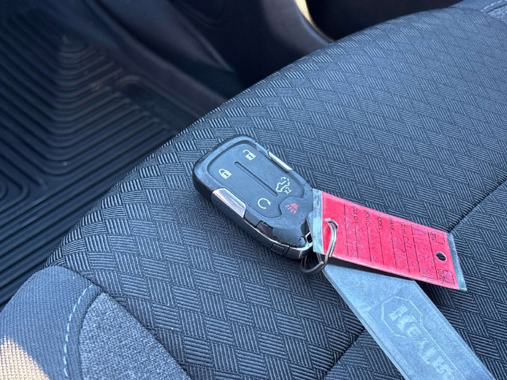 Used 2019 Silver GMC SLE image 29