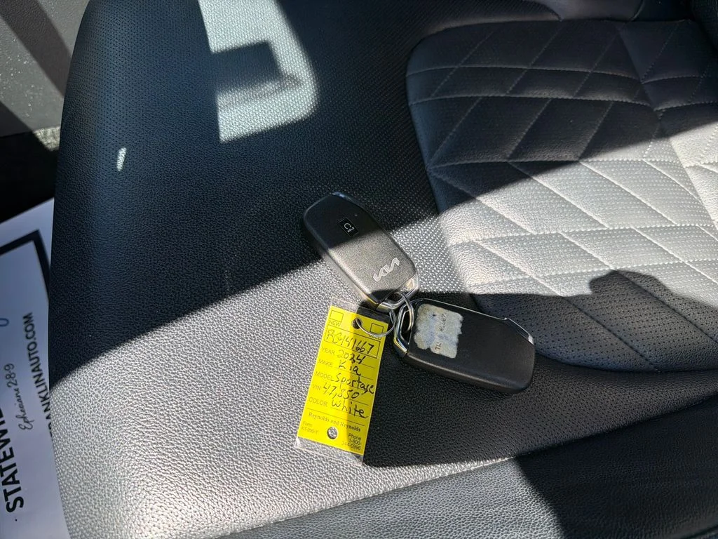Used 2024 White Kia X-Line image 30