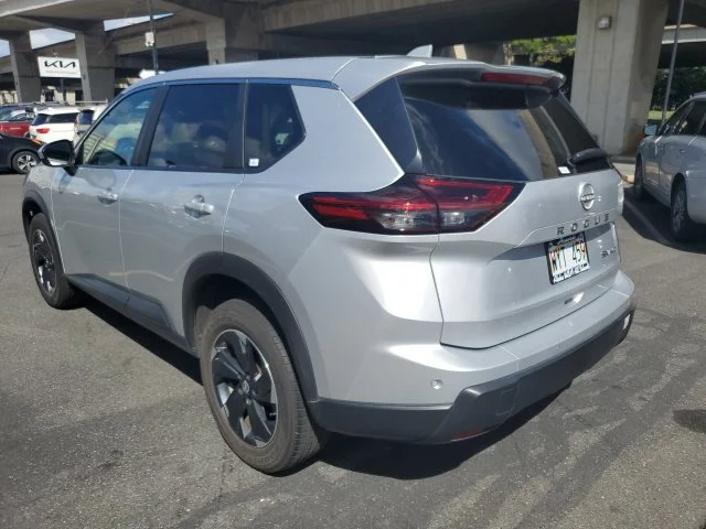 Used 2024 Silver Nissan SV image 3