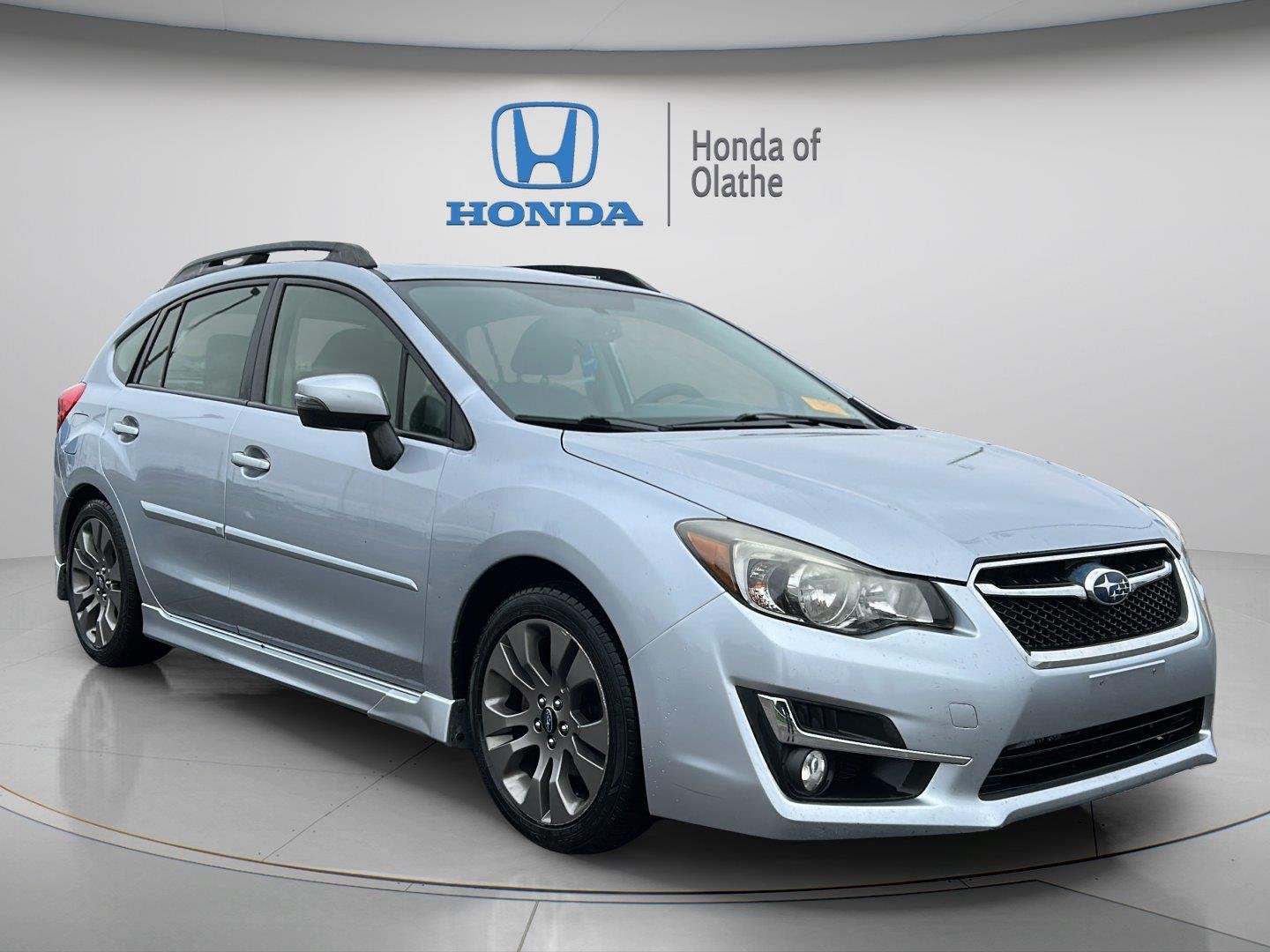 Used 2015 Ice Silver Metallic Subaru 2.0i Sport Limited image 1