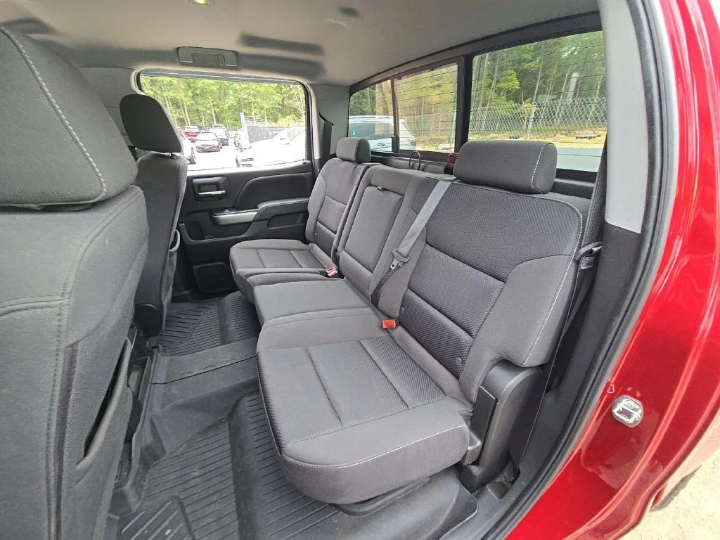 Used 2018 Red Chevrolet LT image 12