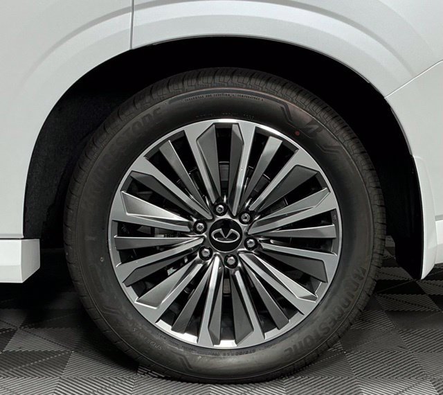 New 2027 White INFINITI LUXE image 9