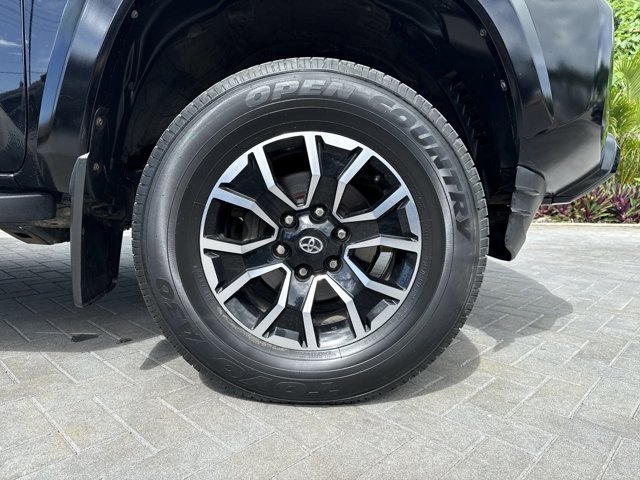 Used 2022  Toyota  image 10
