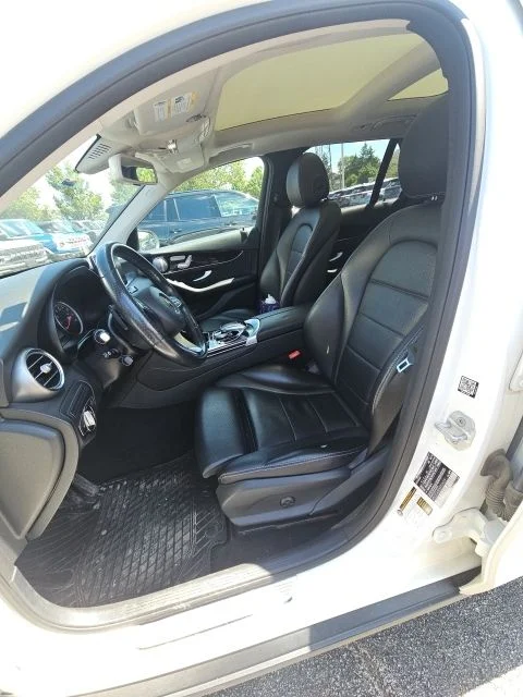 Used 2016 White Mercedes-Benz GLC 300 image 5