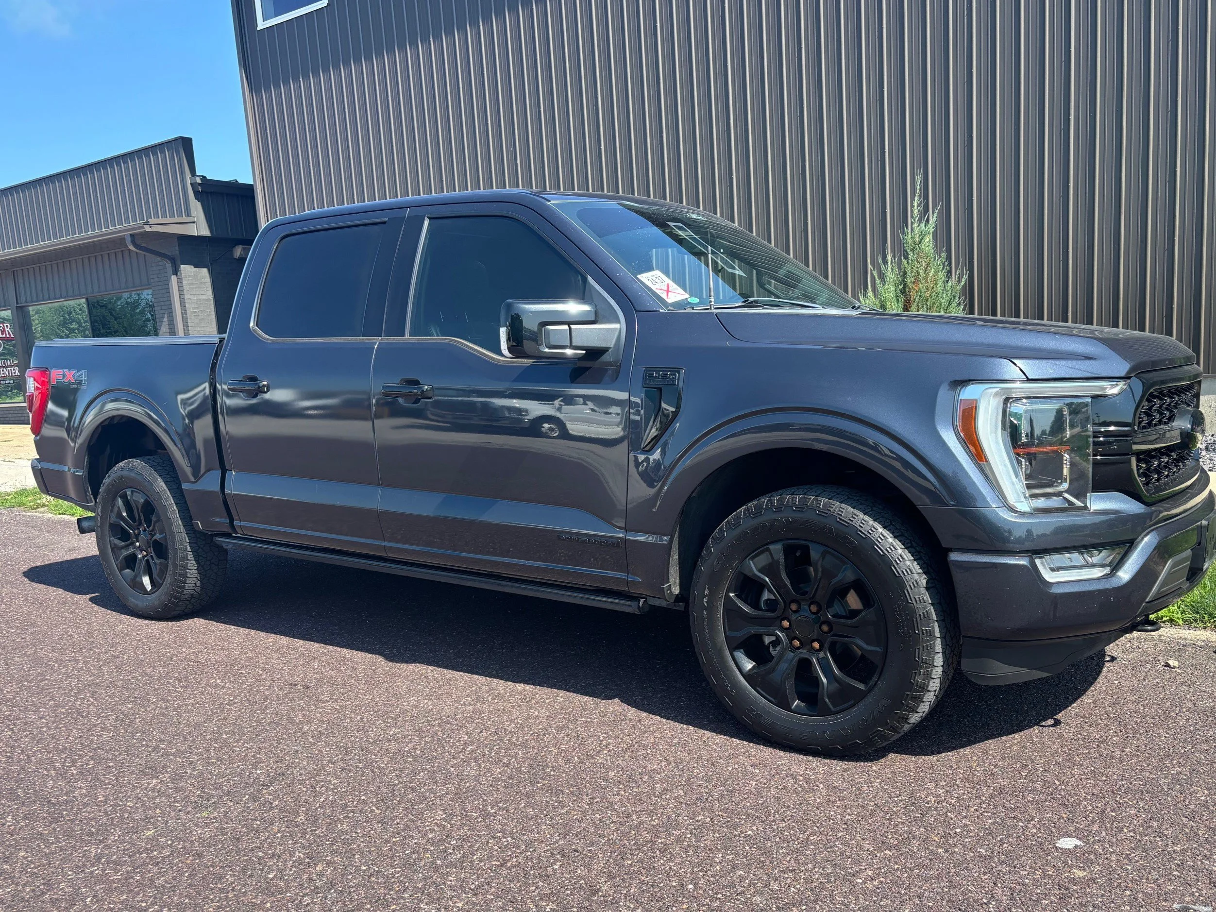 Used 2021 Smoked Quartz Metallic Tinted Clearcoat Ford Platinum image 3