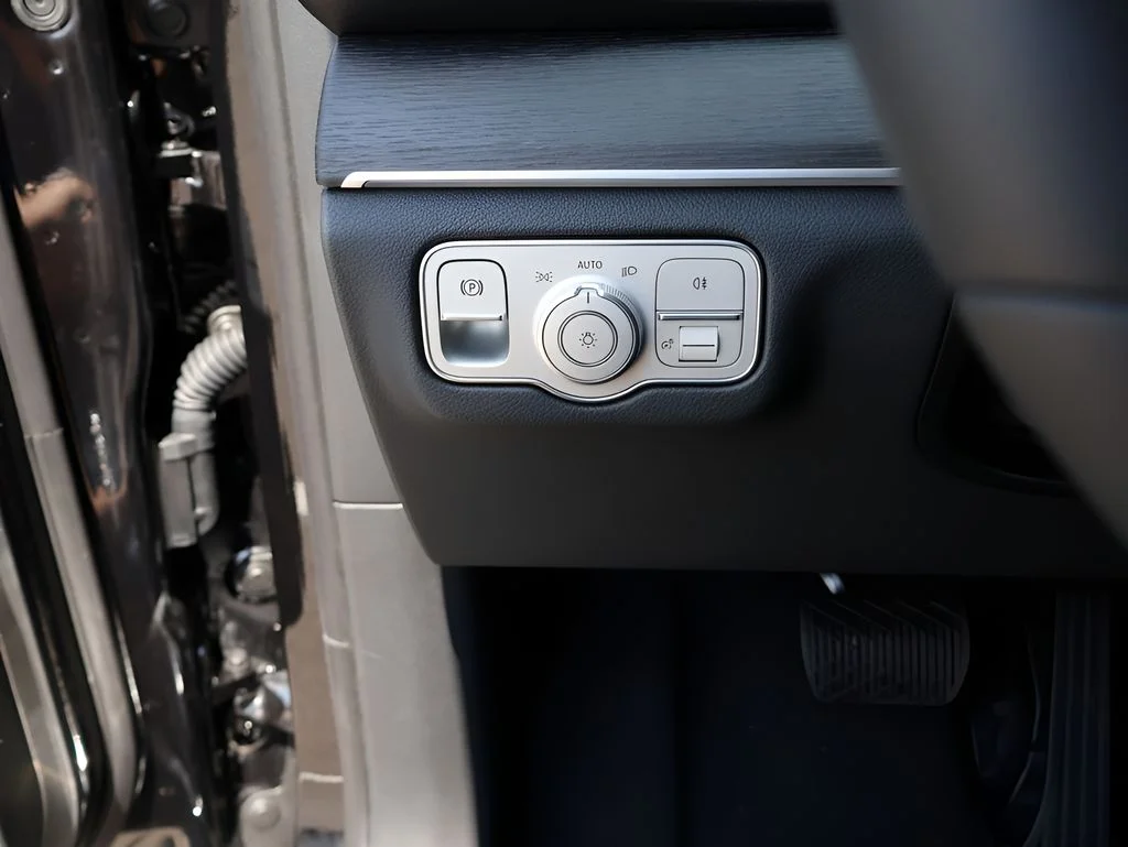 New 2026 Obsidian Black Metallic Mercedes-Benz GLE 450 image 35