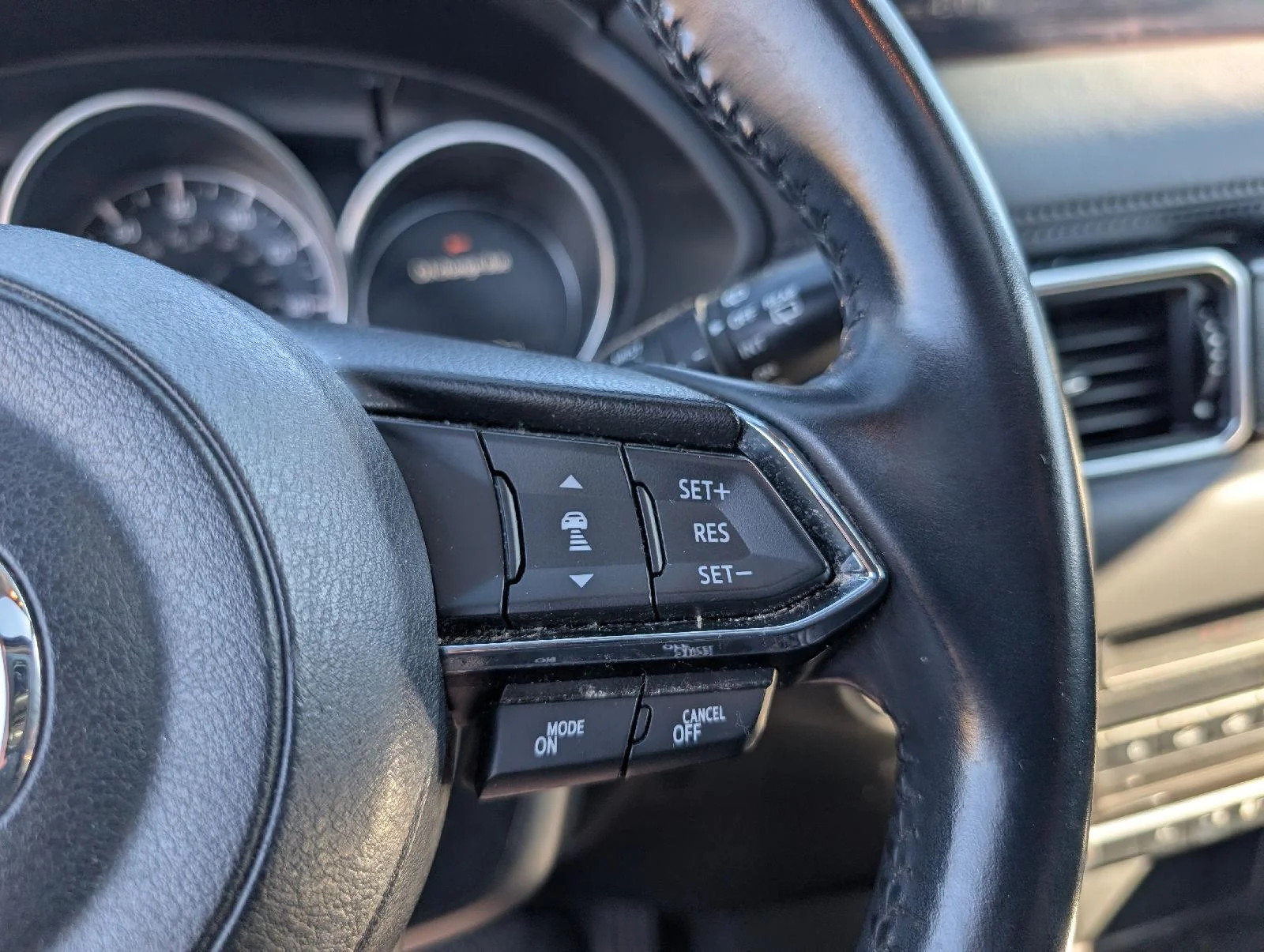 Used 2021  Mazda Touring image 14