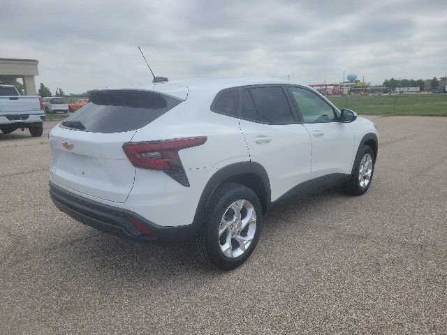 2026 Chevrolet Trax LS - Photo 20