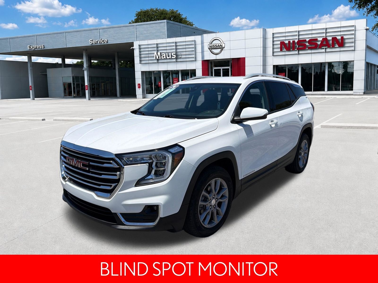 Used 2024 White GMC SLT image 10