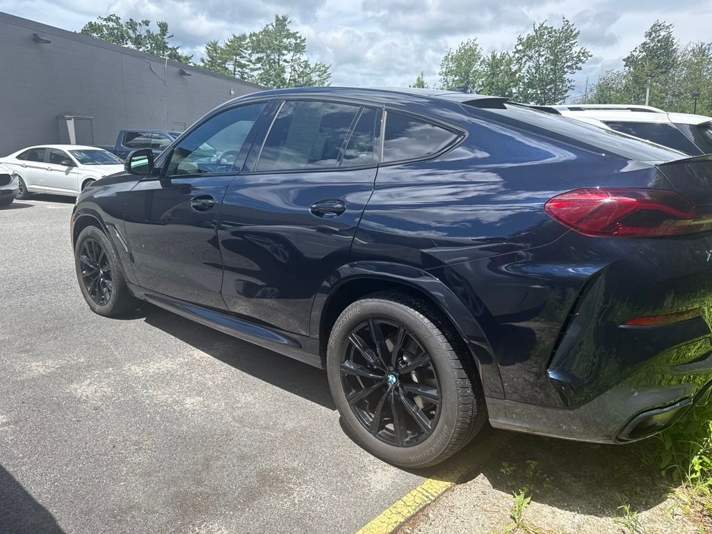 Used 2024 Black BMW xDrive40i image 7