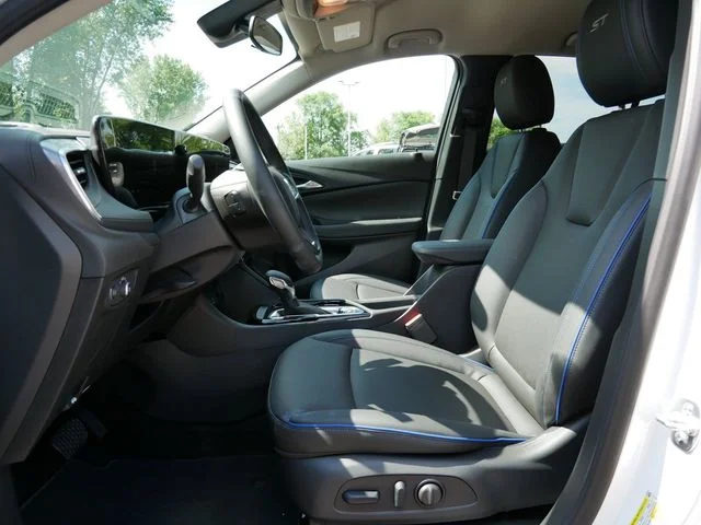 Used 2025 Summit White Buick Sport Touring image 14