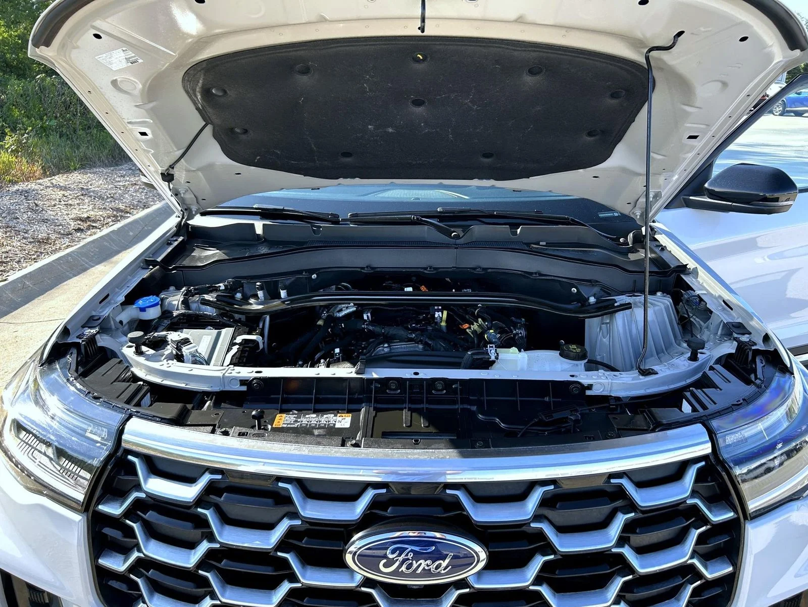 Used 2025 White Ford Platinum image 26