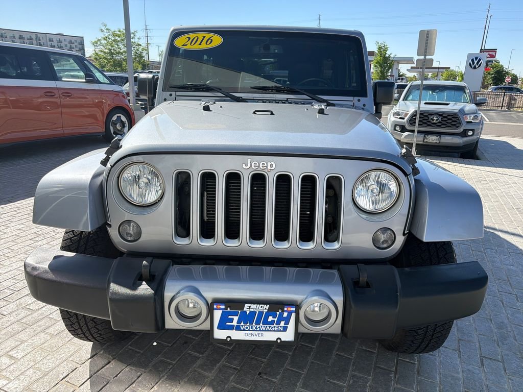 Used 2016 Billet Silver Metallic Jeep Unlimited Sahara image 8