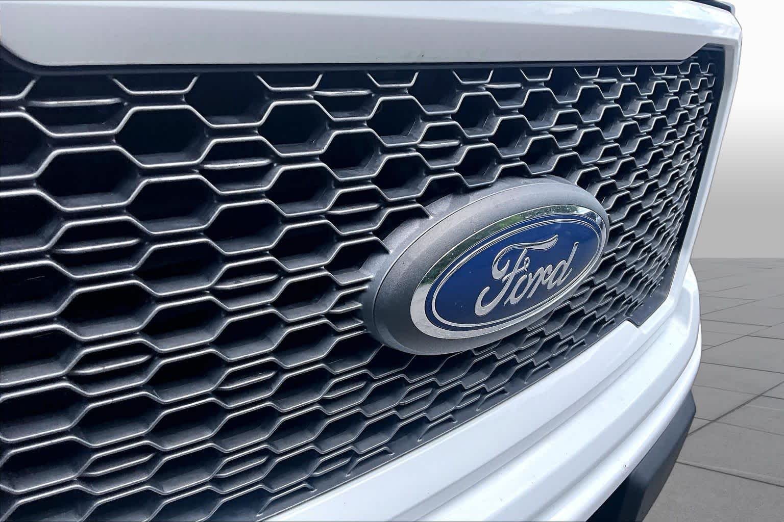 Used 2018 Oxford White Ford LARIAT image 29