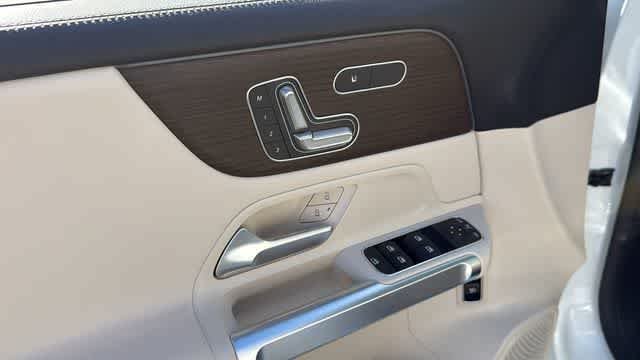 Certified Used 2025 Polar White Mercedes-Benz GLB 250 image 14
