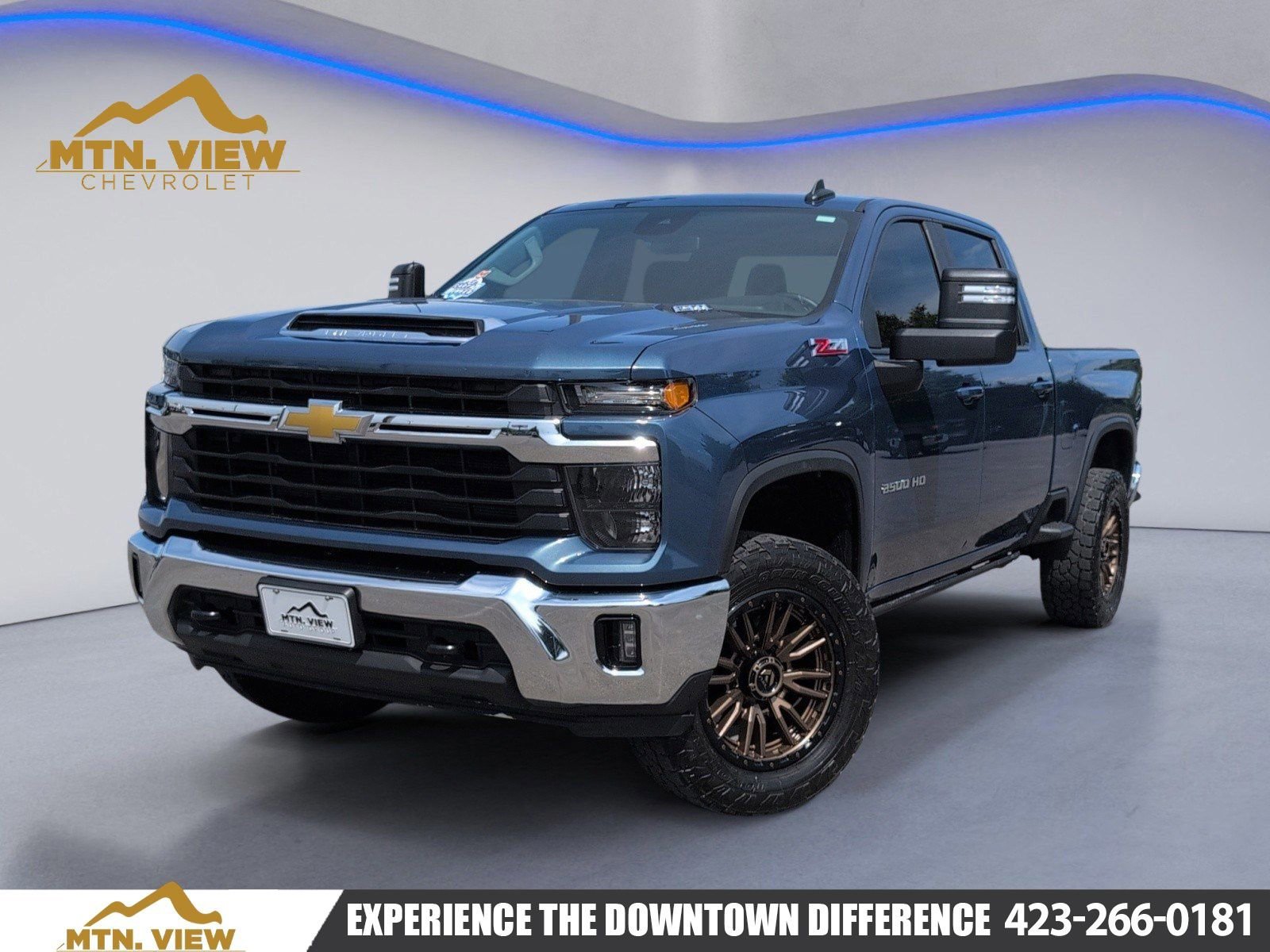 Lakeshore Blue Metallic 2025 Chevrolet Silverado 2500HD LT Crew Cab 4WD Pickup Truck Four-Wheel Drive