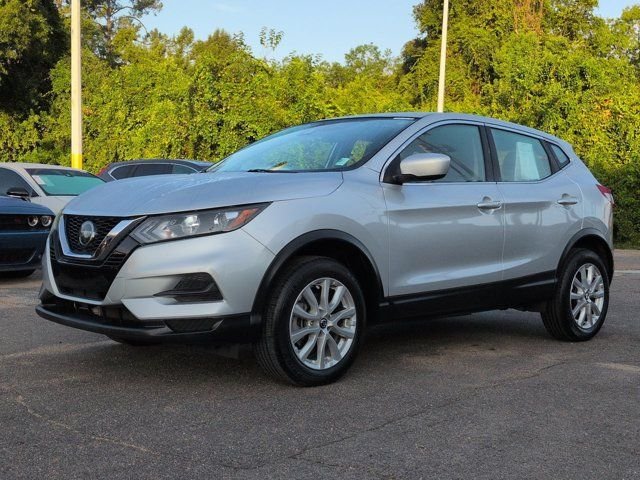 Used 2021 Silver Nissan S image 2